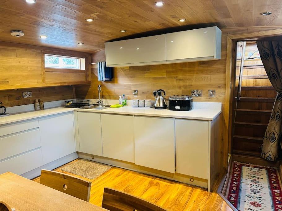 Unique Houseboat Experience I Central City Break York Bagian luar foto