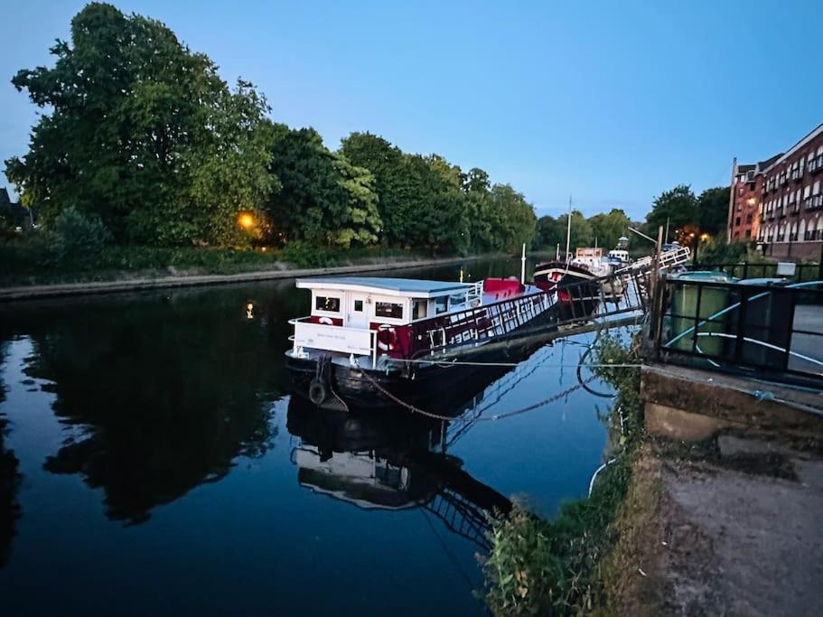 Unique Houseboat Experience I Central City Break York Bagian luar foto