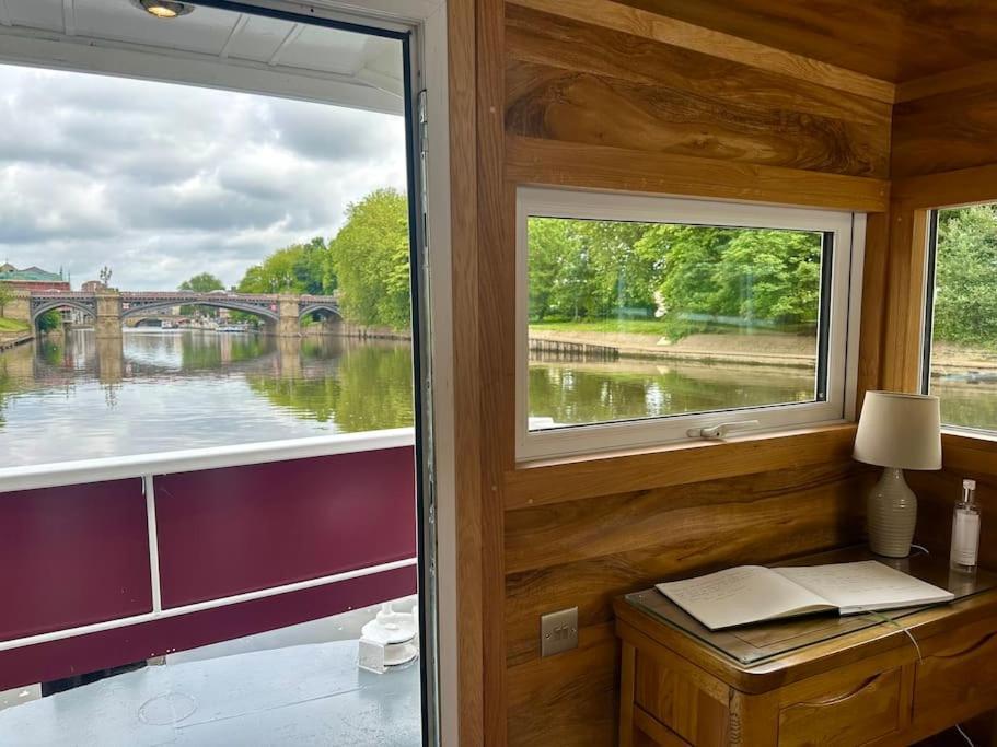 Unique Houseboat Experience I Central City Break York Bagian luar foto